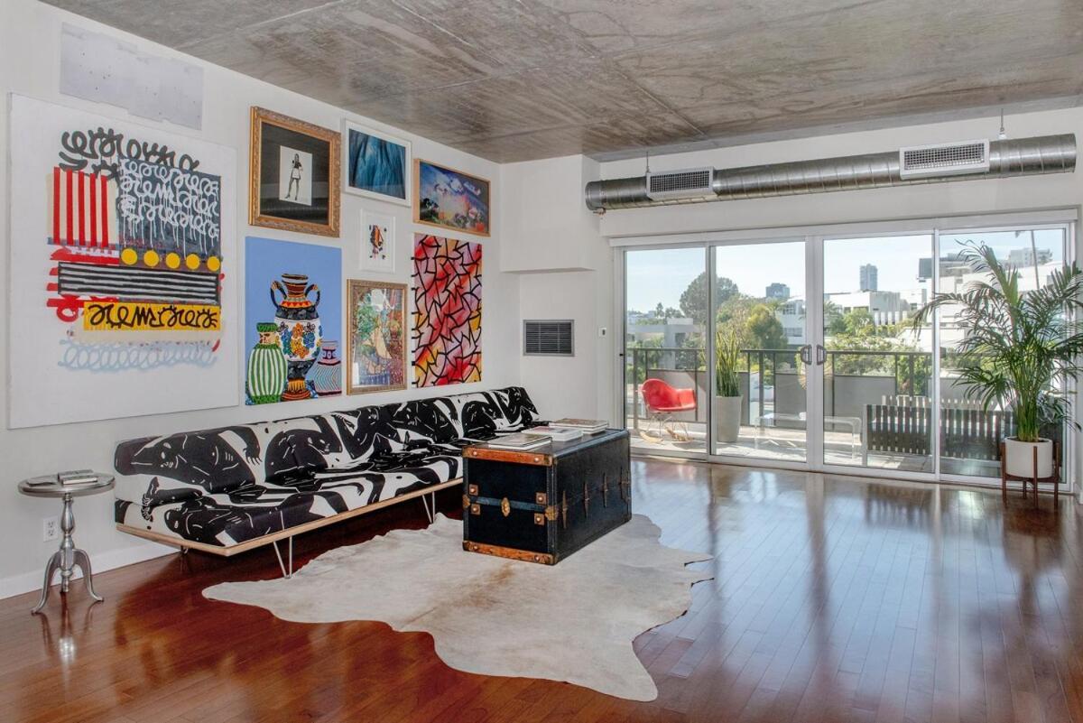 On Sunset Blvd - 5 Star Retreat *