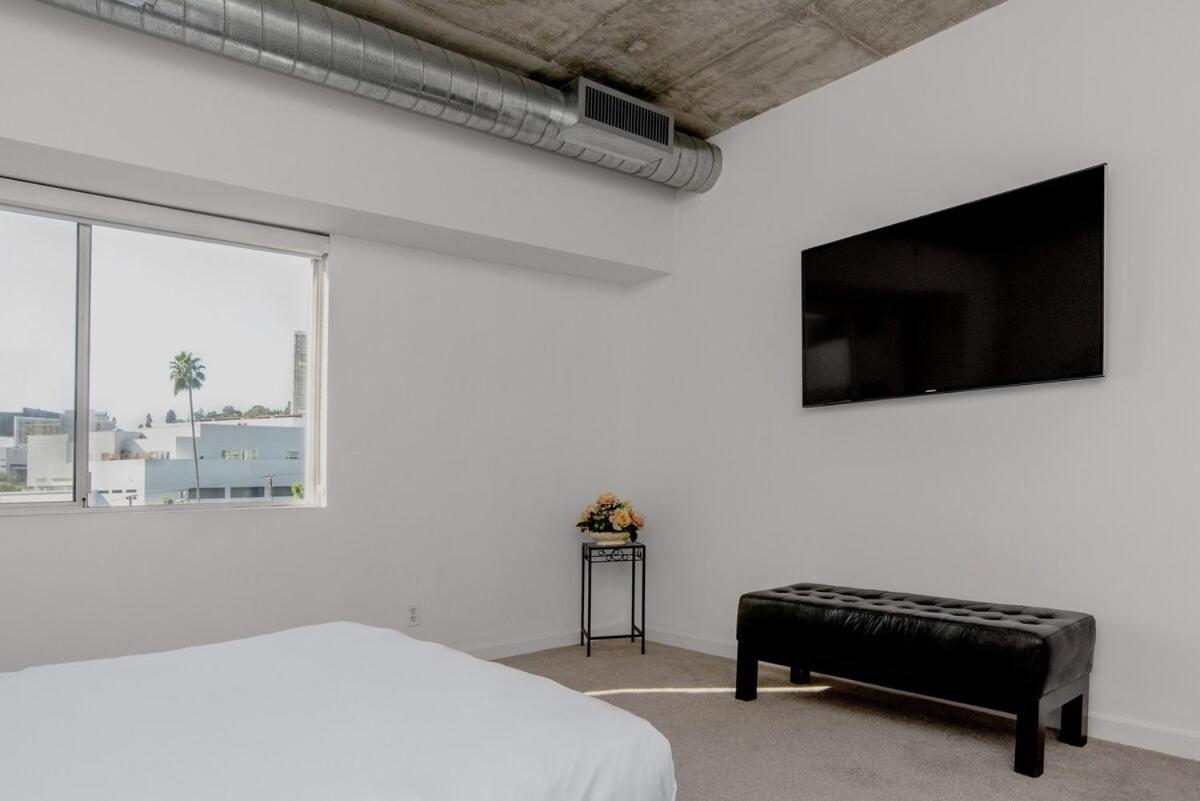 On Sunset Blvd - 5 Star Retreat Holiday home