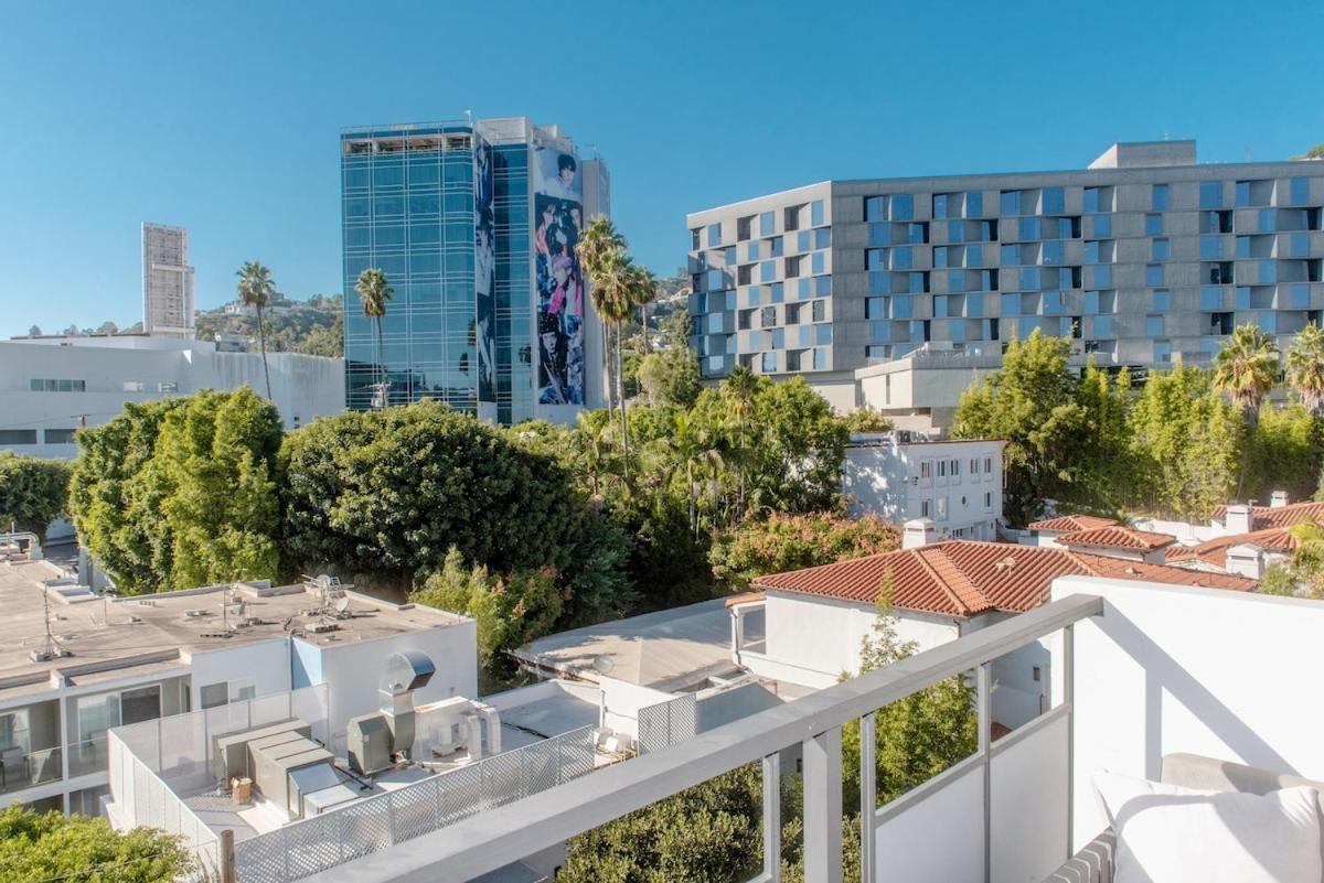 On Sunset Blvd - 5 Star Retreat Holiday home *